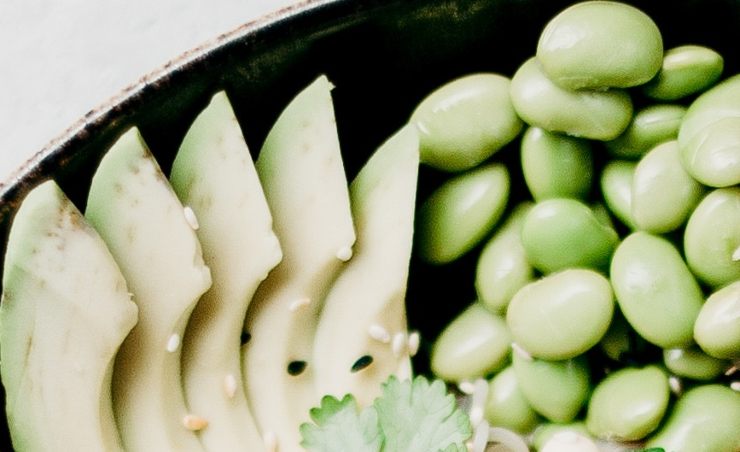 Edamame e fettine di avocado - Ifood.it (foto Pexels)