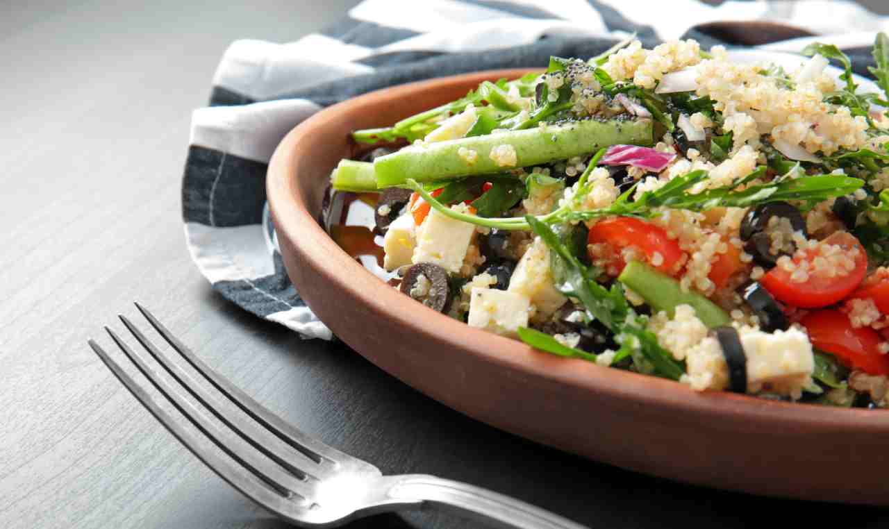 Insalata di quinoa con verdure - iFood.it (foto AdobeStock)