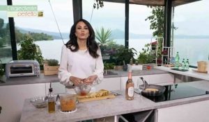 Maria Grazia Cucinotta - Come rimanere in forna con la sua ricetta