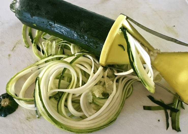 Spiralizzatore per realizzare gli spaghetti di zucchine - iFood.it (foto Canva)