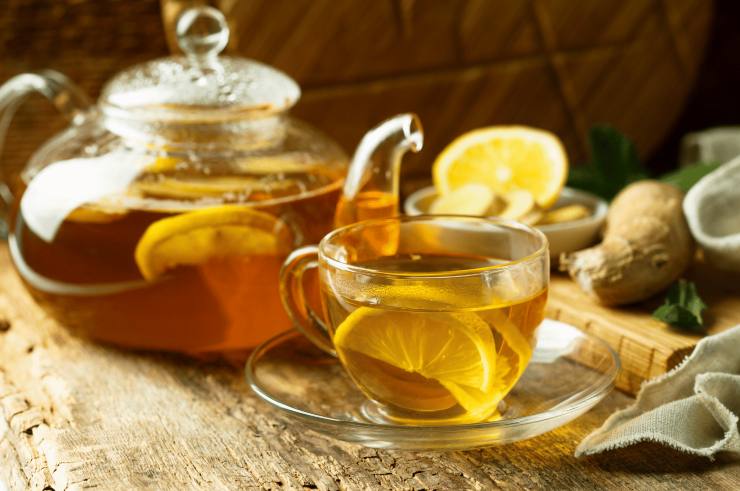 Tè con limone e zenzero