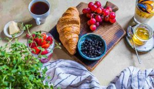 Un cornetto comodamente a casa - Ifood.it (foto Pexels)