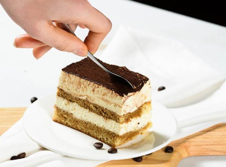 tiramisù con panna-ifood