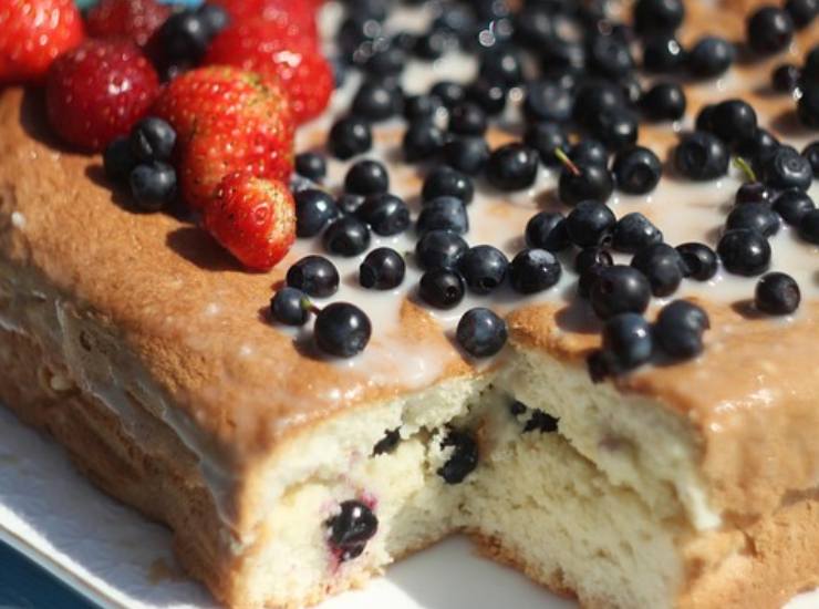 forest fruit-ifood cake