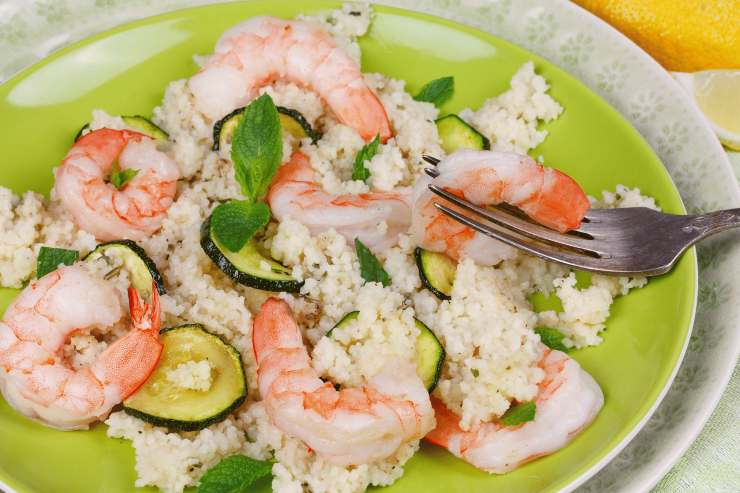 Cous cous gamberetti e zucchine - iFood.it (foto Canva)