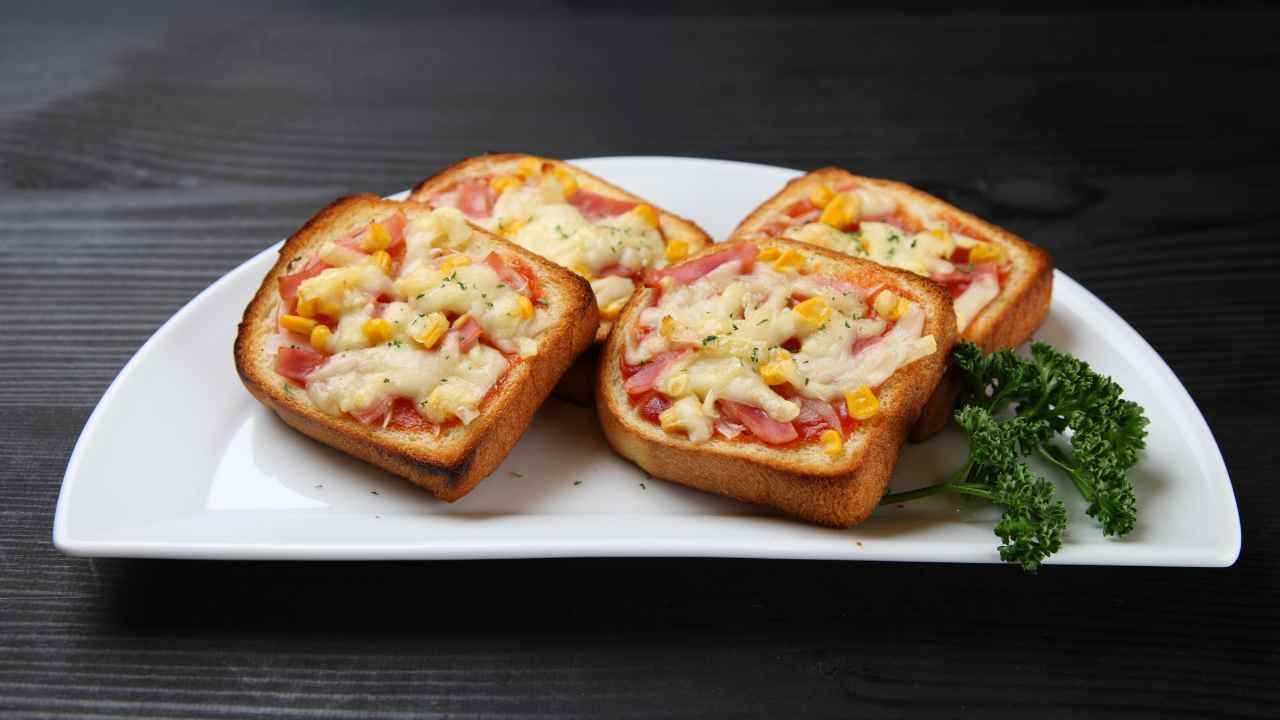 Pizza toast ricetta