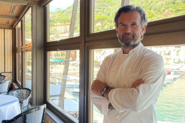 Carlo Cracco nel suo nuovo ristorante a Portofino | Fonte: Instagram