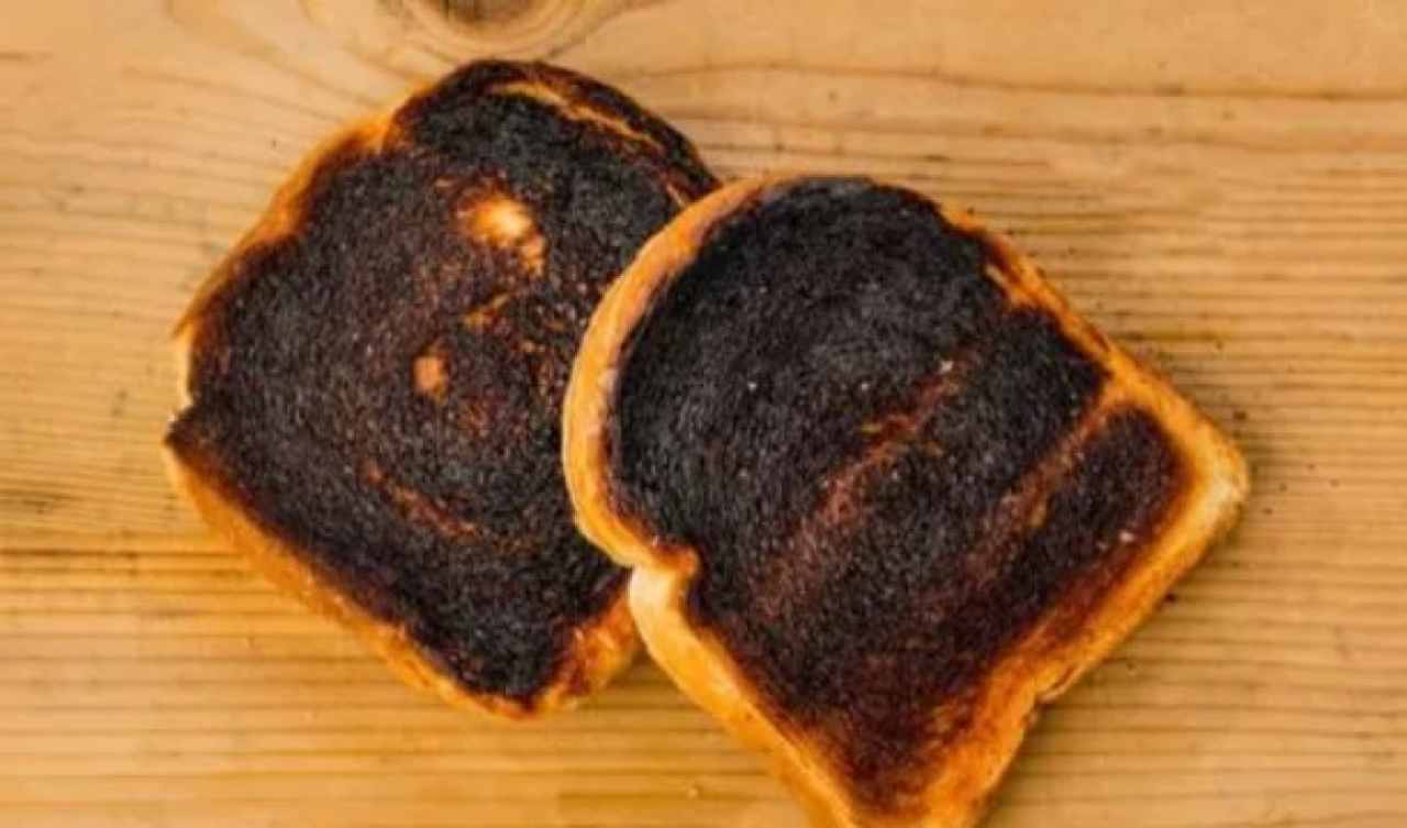 Burnt food and cancer, the real relationship explained by science: What do you risk if you eat it?