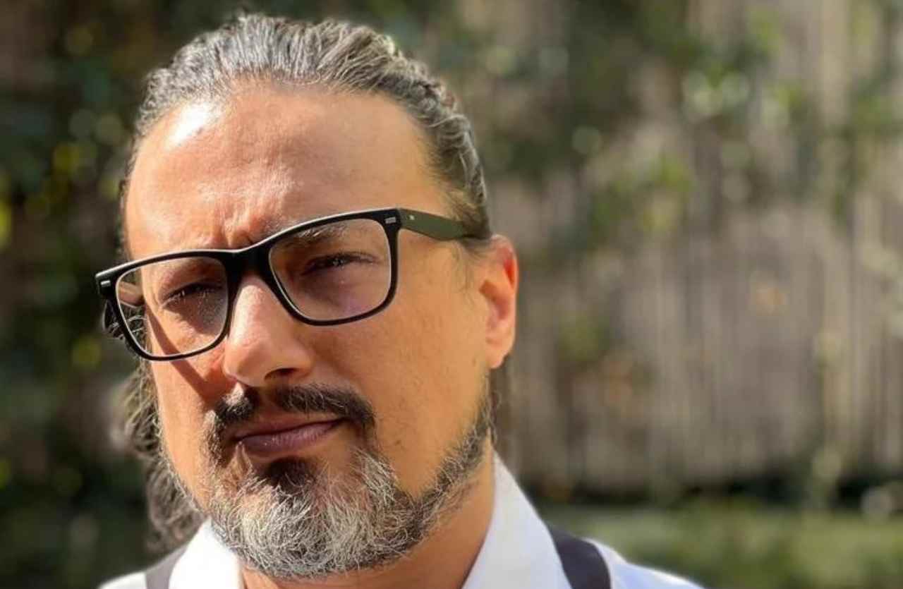 Alessandro Borghese está devastado, la violencia entra en su vida y lo destruye todo: la confesión trae ríos de lágrimas Alessandro Borghese está devastado, la violencia entra en su vida y lo destruye todo: la confesión trae ríos de lágrimas