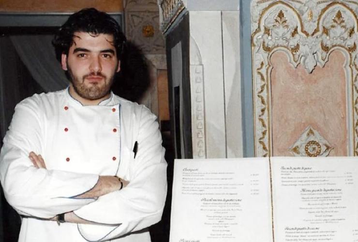 Una foto mostra Cannavacciuolo da giovane