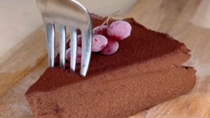 Una torta al cioccolato in pochissime mosse