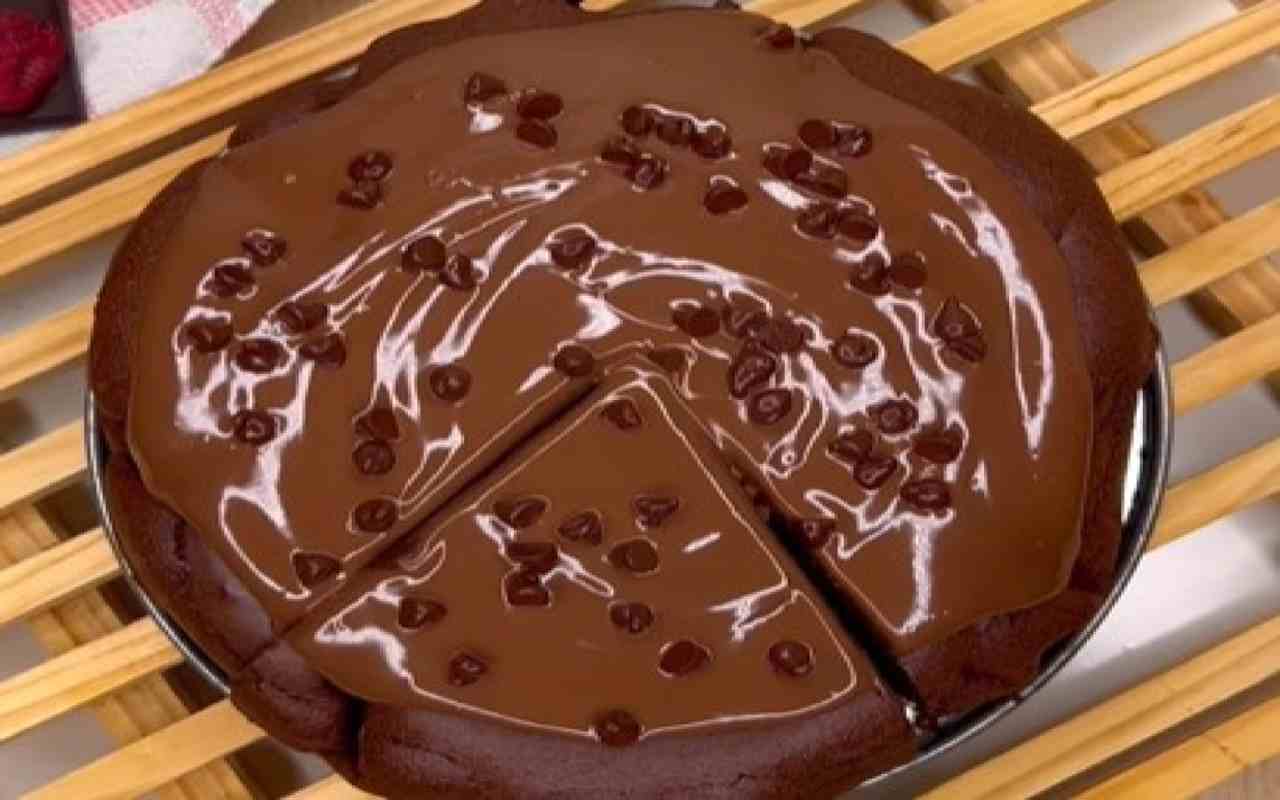Torta al cioccolato semplice e veloce