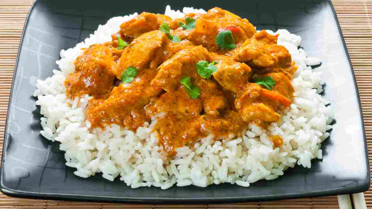 ricetta riso al pollo con curry