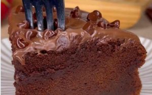 Come creare una torta al cioccolato veloce e gustosa