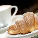 dieta colazione cornetto e cappuccino