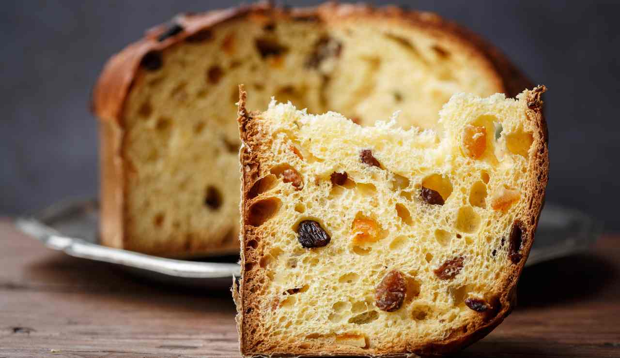 Panettone, non comprarlo più: ne puoi preparare uno light in casa in 1 minuto | I tuoi parenti penseranno sia confezionato  --- (Fonte immagine: https://www.ifood.it/wp-content/uploads/2023/12/panettone.jpg)