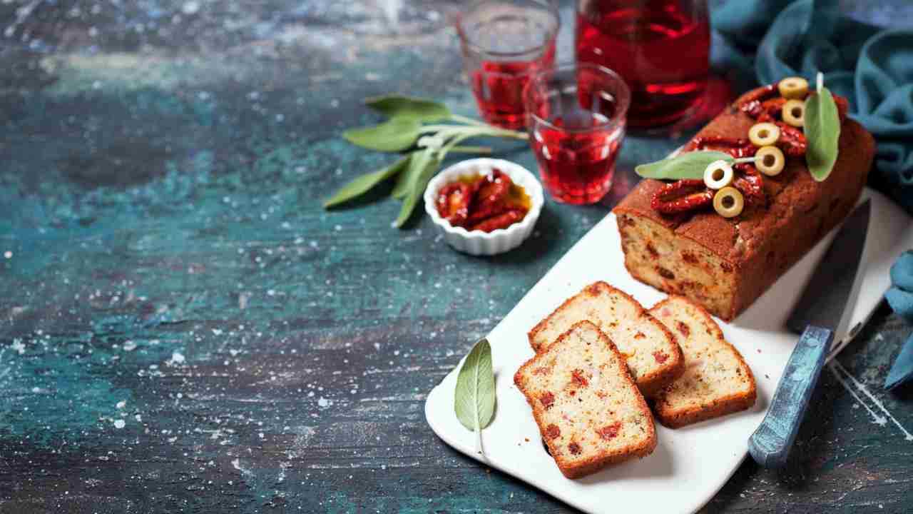 ricetta plumcake salato con pomodorini e pomodori secchi