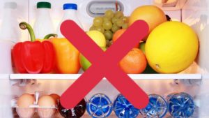 Frutta messa male nel frigorifero