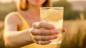benefici acqua e limone