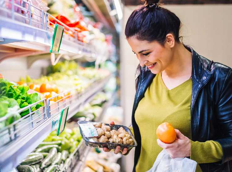 Mujer de compras - ifood.it