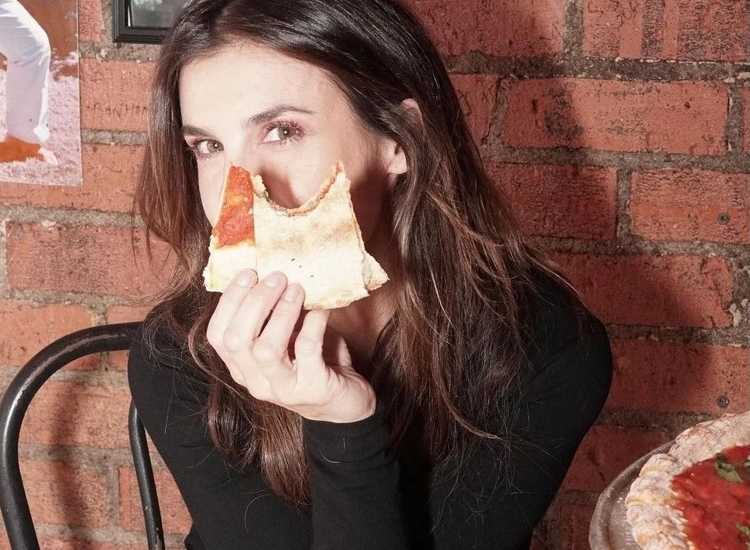 Elisabetta Canalis e la pizza
