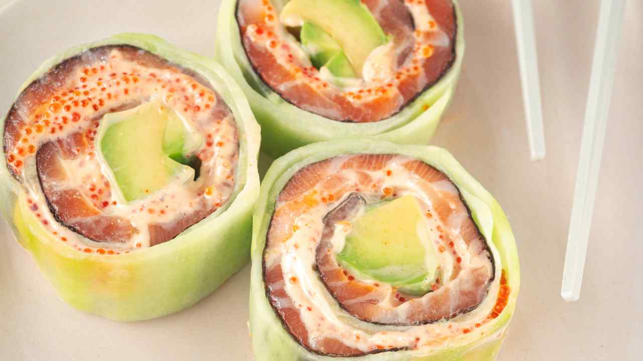 Light, home-made sushi, very low in carbs and delicious: you'll fall in love with it at first bite