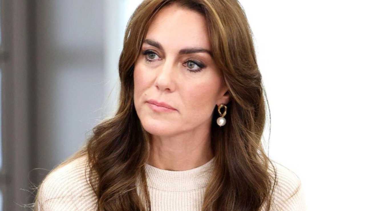 Kate Middleton, vita completamente andata a fumo: com'è costretta a vivere  oggi | "Non può più camminare" - iFood