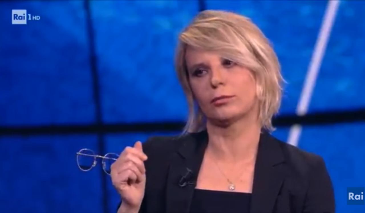«Transportado en ambulancia»: la tragedia del ex rostro de Maria De Filippi |  Lo que reveló la tomografía computarizada