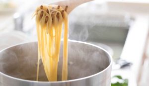 Pasta cuocerne 2 contemporaneamente - iFood.it (Fonte foto Canva)