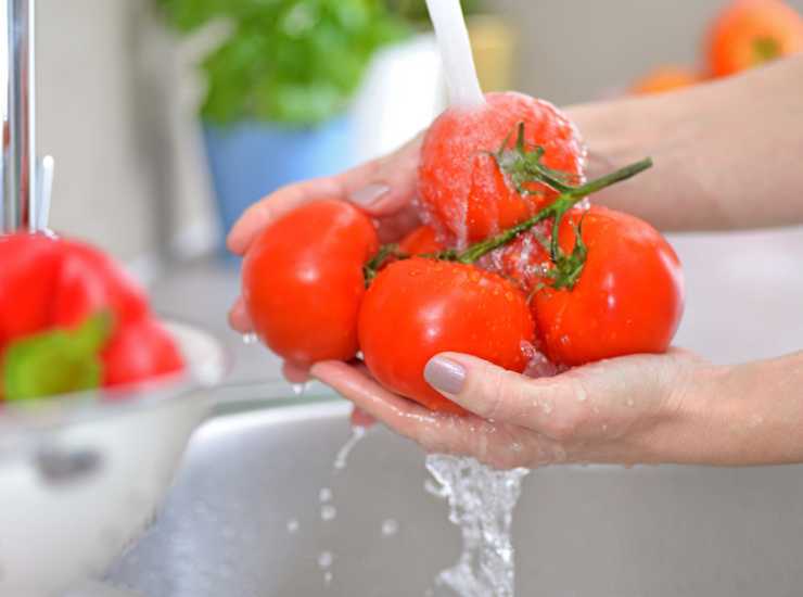 Come lavare frutta e verdura senza sbagliare - iFood.it (Fonte foto Canva)