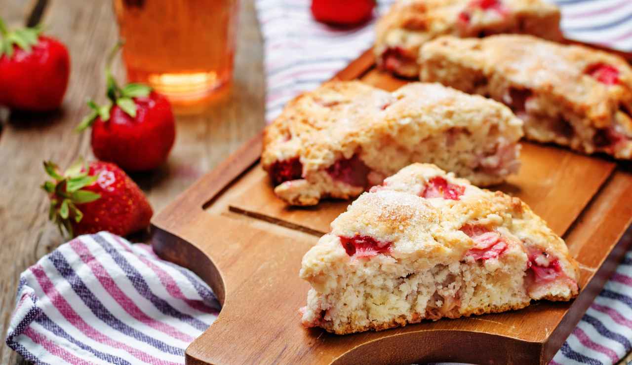 Torta morbida alle fragole - iFood.it (Fonte foto Canva)