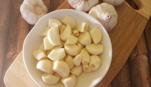 Aglio si schiaccia o si taglia - iFood.it (Fonte foto Canva)