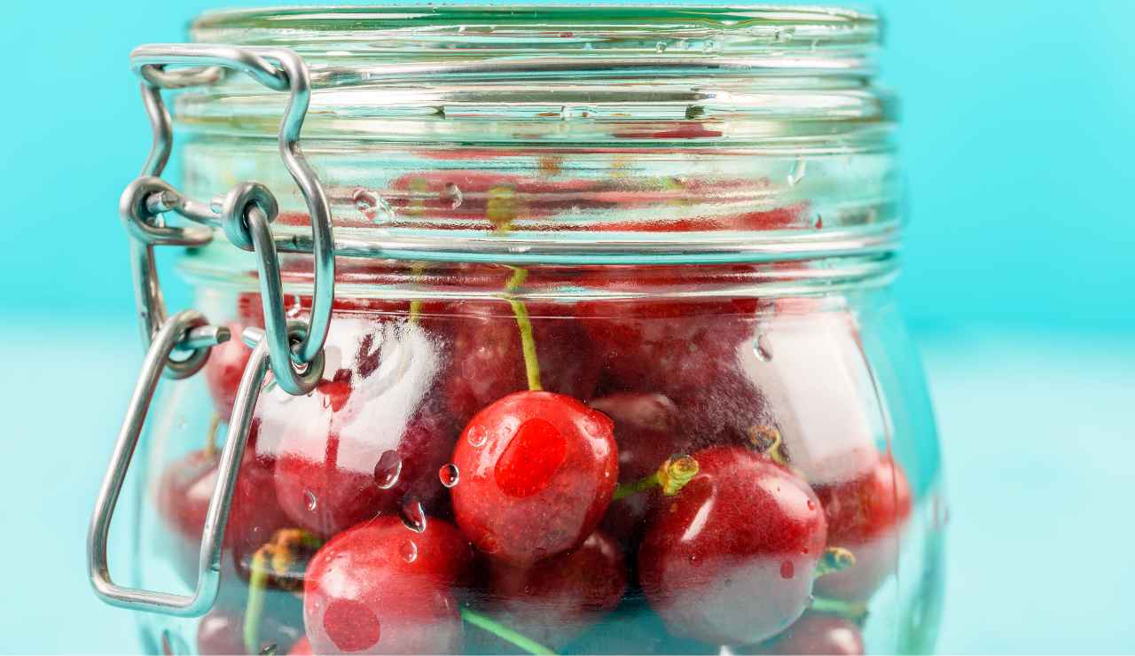 Ciliegie sottospirito come realizzarle - iFood.it (Fonte Foto Canva)