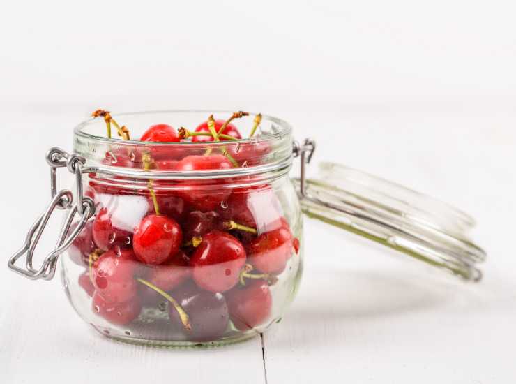 Ciliegie sottospirito come realizzarle - iFood.it (Fonte Foto Canva)