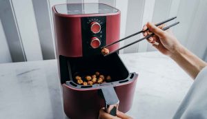 Friggitrice ad aria come pulire il cestello - iFood.it (Fonte foto Canva)