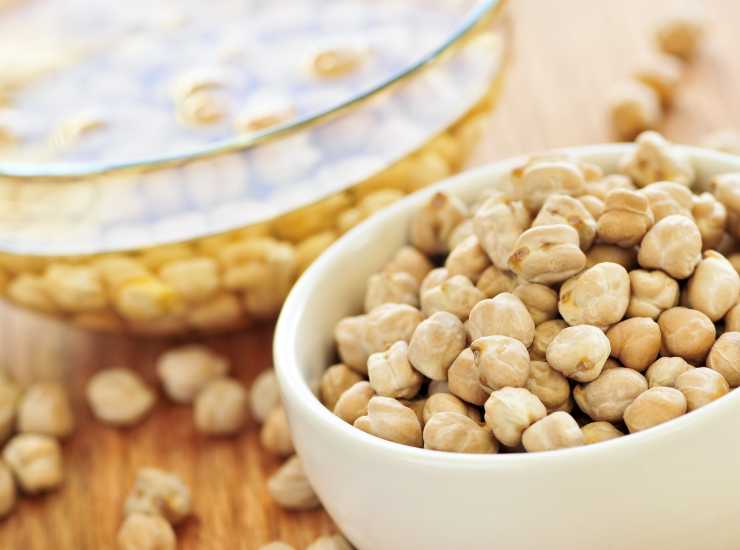 Ceci benefici possono sostituire pasta e carne - iFood.it (Fonte foto Canva)