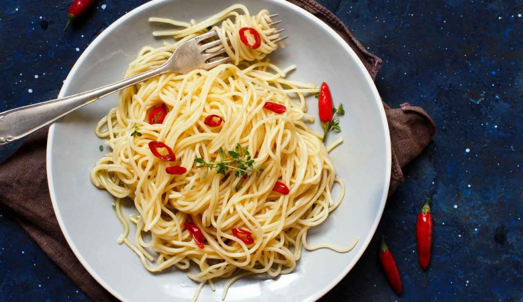 AOP spaghetti aglio olio peperoncino - iFood.it (Fonte foto Canva)