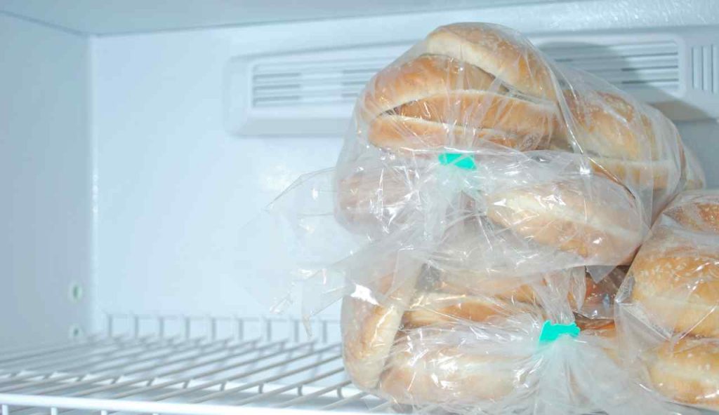 Pane in congelatore fallo così - iFood.it (Fonte foto Canva)
