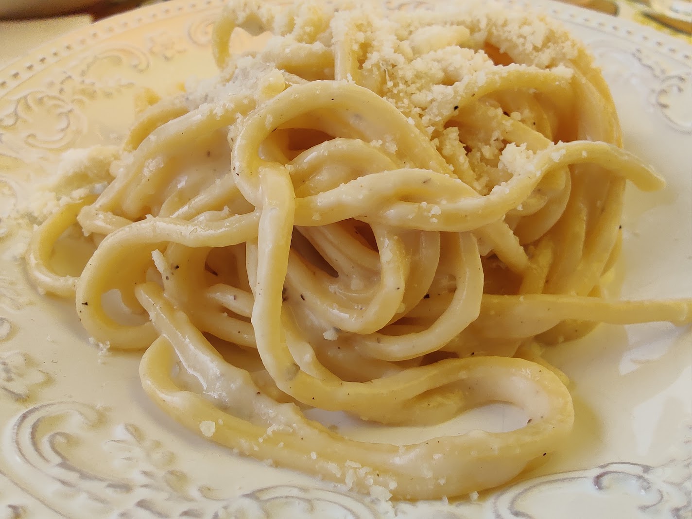 Addio cacio e pepe grumosa | Il segreto della cremina perfetta: non è quello che pensi